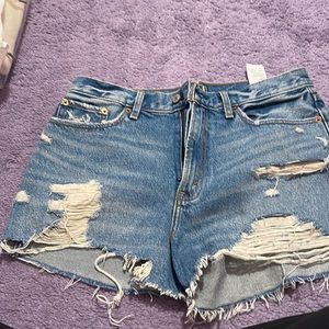 Abercrombie & Fitch Annie Hi-Rise Short. NEVER WORN!!!